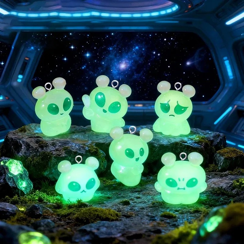 10Pcs Luminous Mini Green Alie - Resin Art Notes review and price
