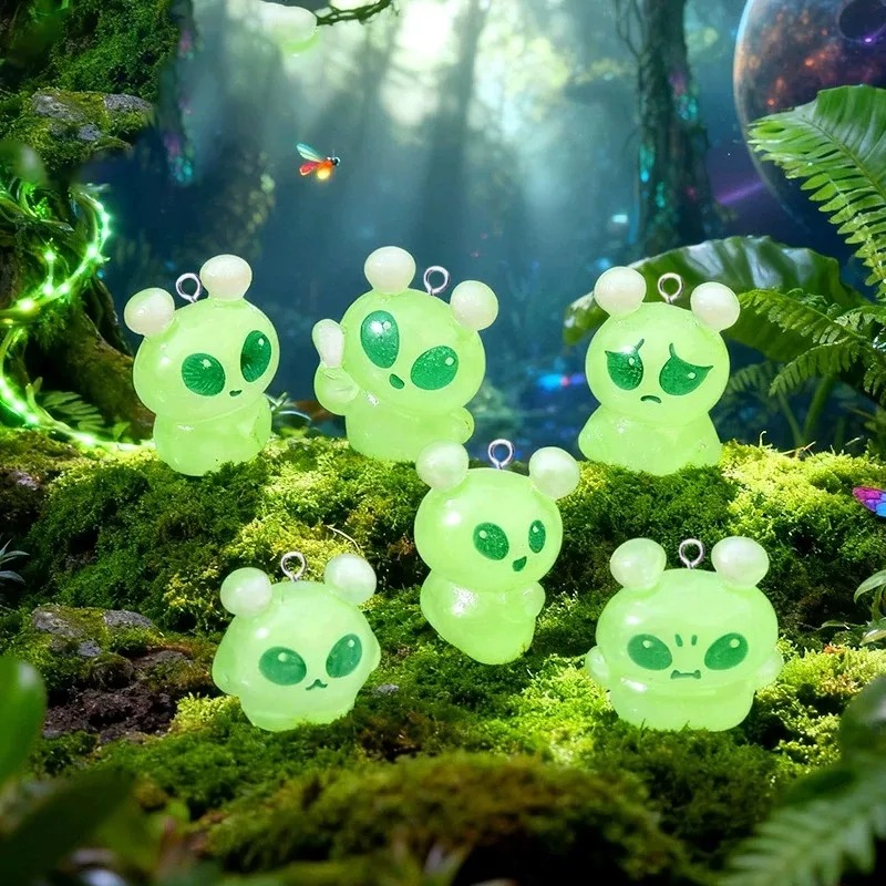 10Pcs Luminous Mini Green Alie - Resin Art Notes review and price